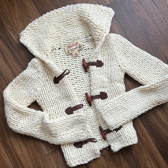 Hollister Ivory Chunky Cable knit Toggle Wool Blend Cardigan Sweater - Picture 1 of 11